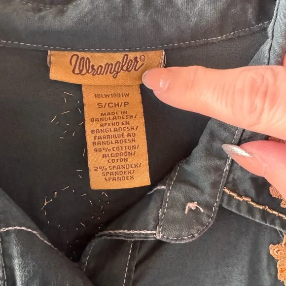 Wrangler Dark Green Shirt with Gold Embroidery - Picture 3 of 3